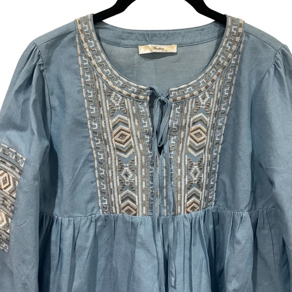 NWOT Andree by Unit Baby Blue Aztec Embroidered Babydoll Peasant Blouse Size S/M - Picture 3 of 10